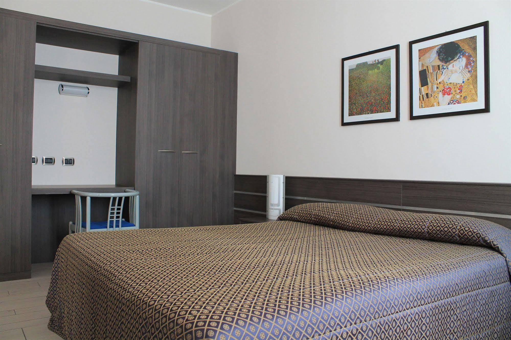 Hotel Aurora 3*